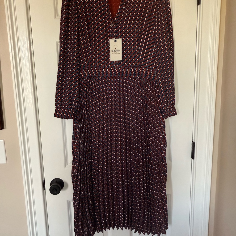 Untuckit Pleated Gia Midi Dress sz 12 NWT - Picture 4 of 4